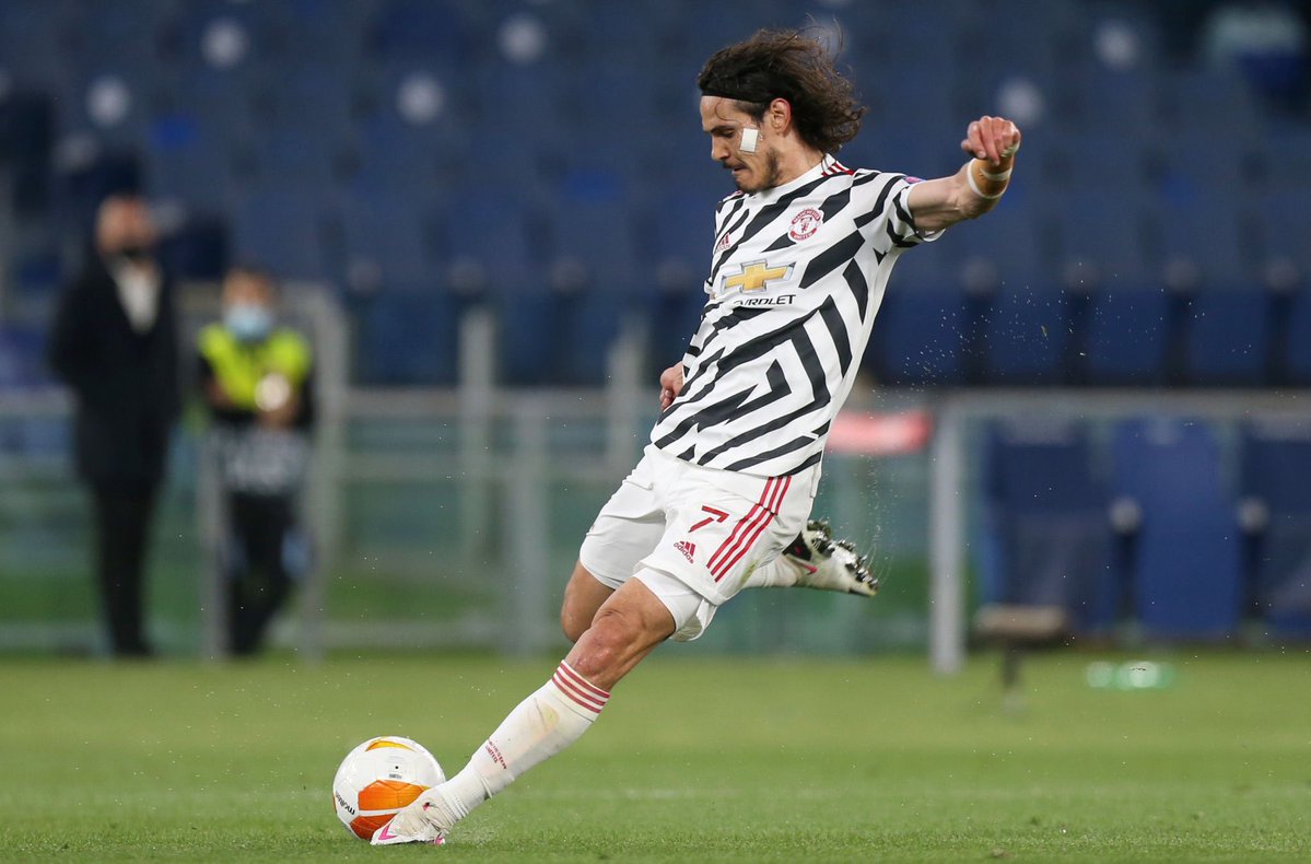 Edinson Cavani jest zaszczycony mogąc odziedziczyć przeznaczenie koszulki nr 7